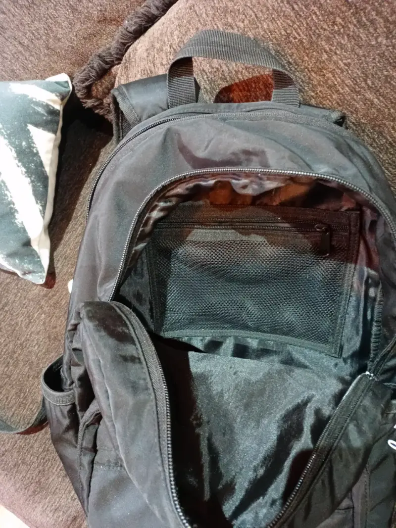 Mochila negra ligera - 2