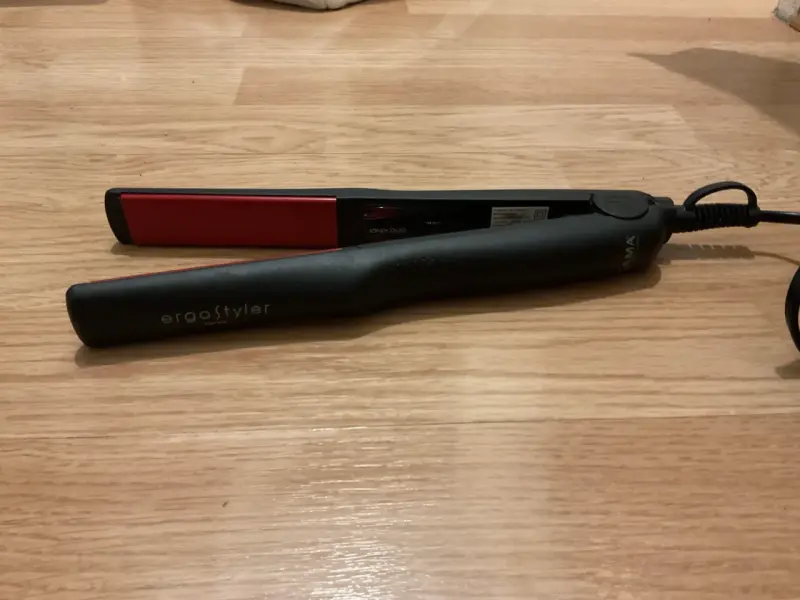 Plancha de pelo, modelo “ergoStyler red ionix duo” - 2