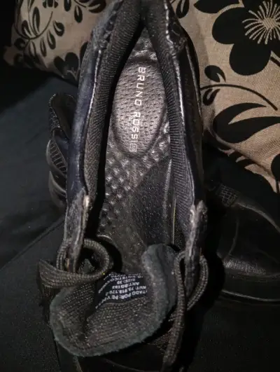 Zapatillas negras con diseño marca Bruno rosis - miniatura 3