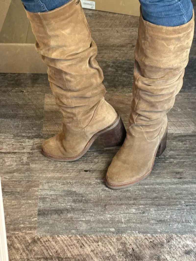 Botas marca Romano altas camel con tacón - 2
