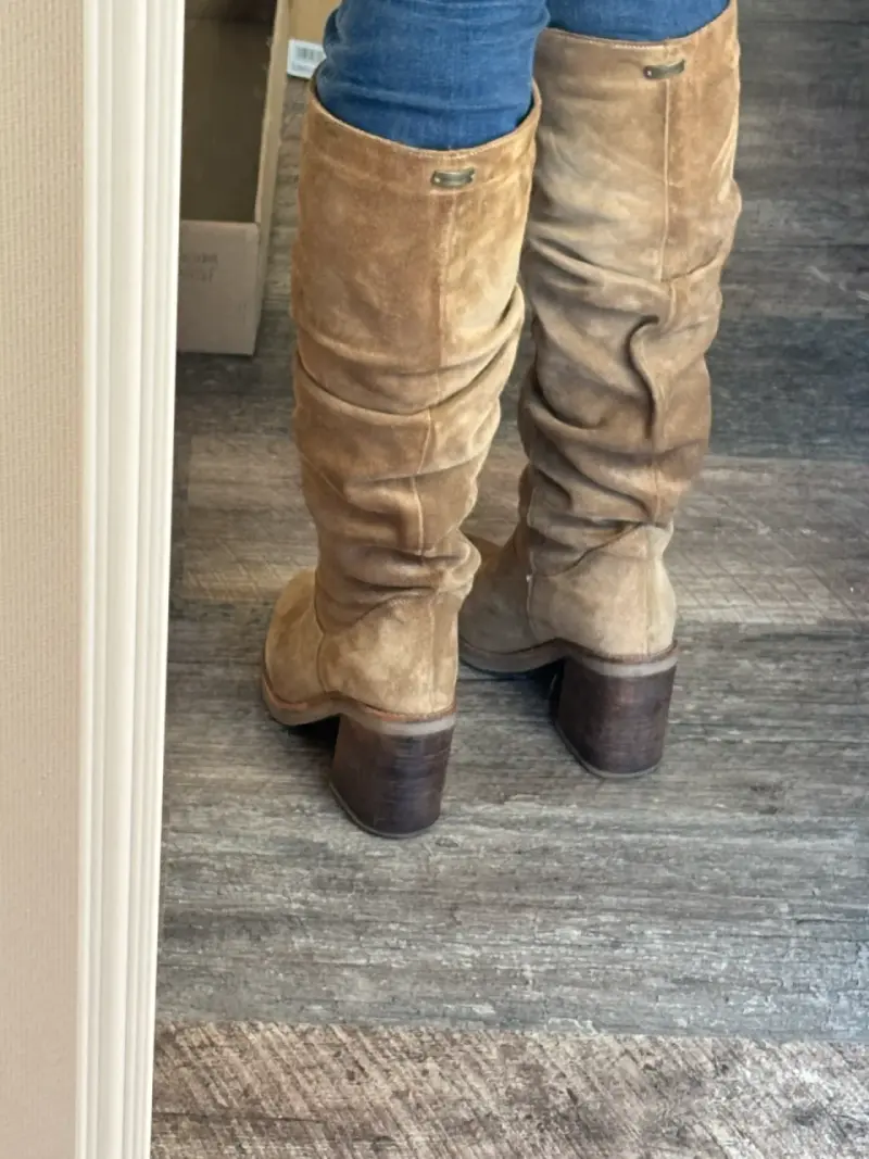 Botas marca Romano altas camel con tacón - 3