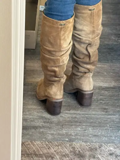 Botas marca Romano  altas camel con tacón - miniatura 3