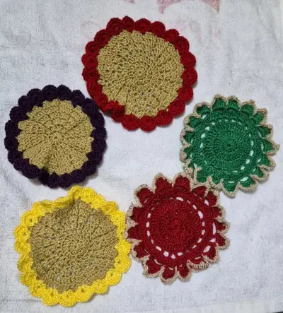 Posavasos de crochet coloridos - miniatura 1
