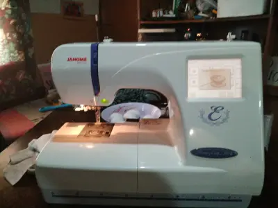 Bordadora Janome - miniatura 3