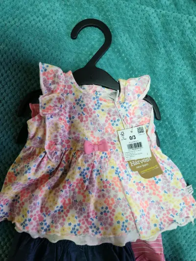 Conjunto Vestido floral para recién nacida - miniatura 1