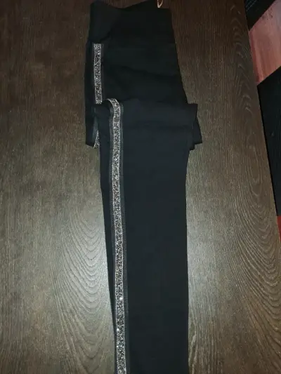 Leggings negros con brillantes - miniatura 2