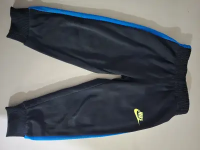 Pantalones deportivos Nike negros - miniatura 1
