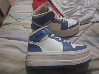 Zapatillas plataforma blanco y azul - miniatura 7