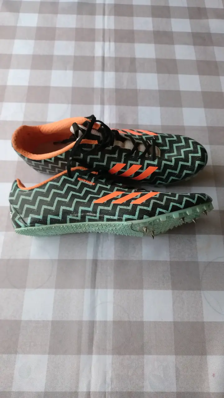 Zapatillas Adidas deportivas con clavos - 1