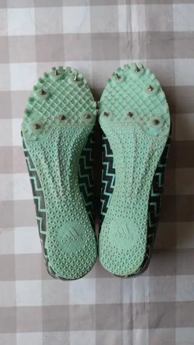 Zapatillas Adidas deportivas con clavos - miniatura 2