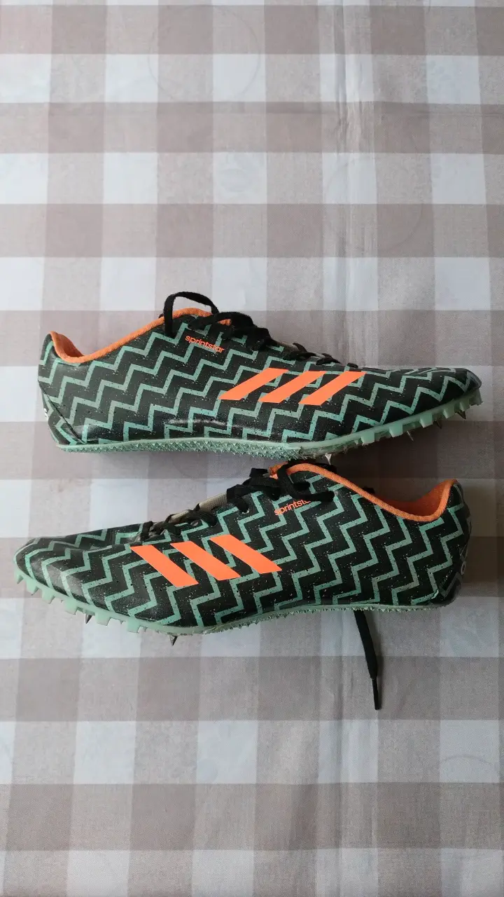 Zapatillas Adidas deportivas con clavos - 4