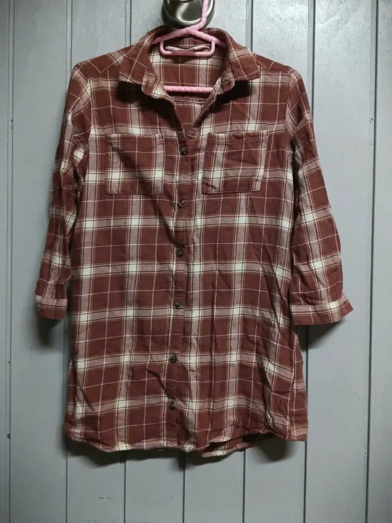 Camisa larga a cuadros burdeos