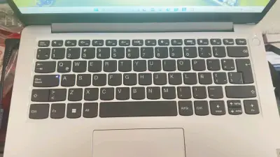 Notebook Lenovo 14 pulgadas - miniatura 4