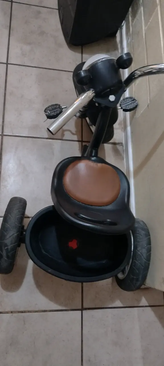 Triciclo infantil estilo motocicleta - 4