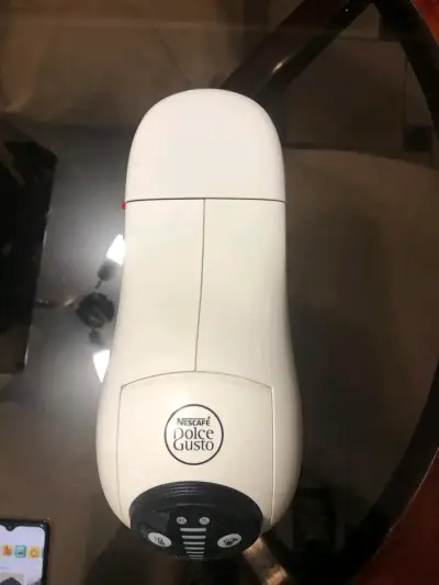 Cafetera Dolce Gusto blanca - miniatura 2