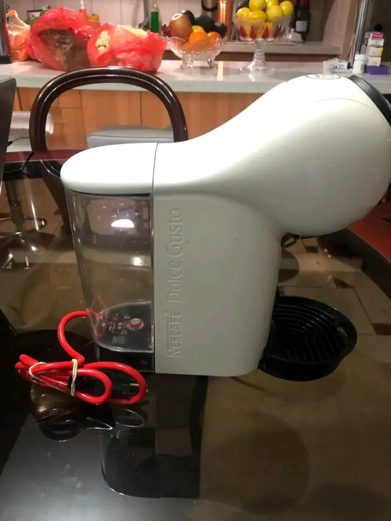 Cafetera Dolce Gusto blanca - 3