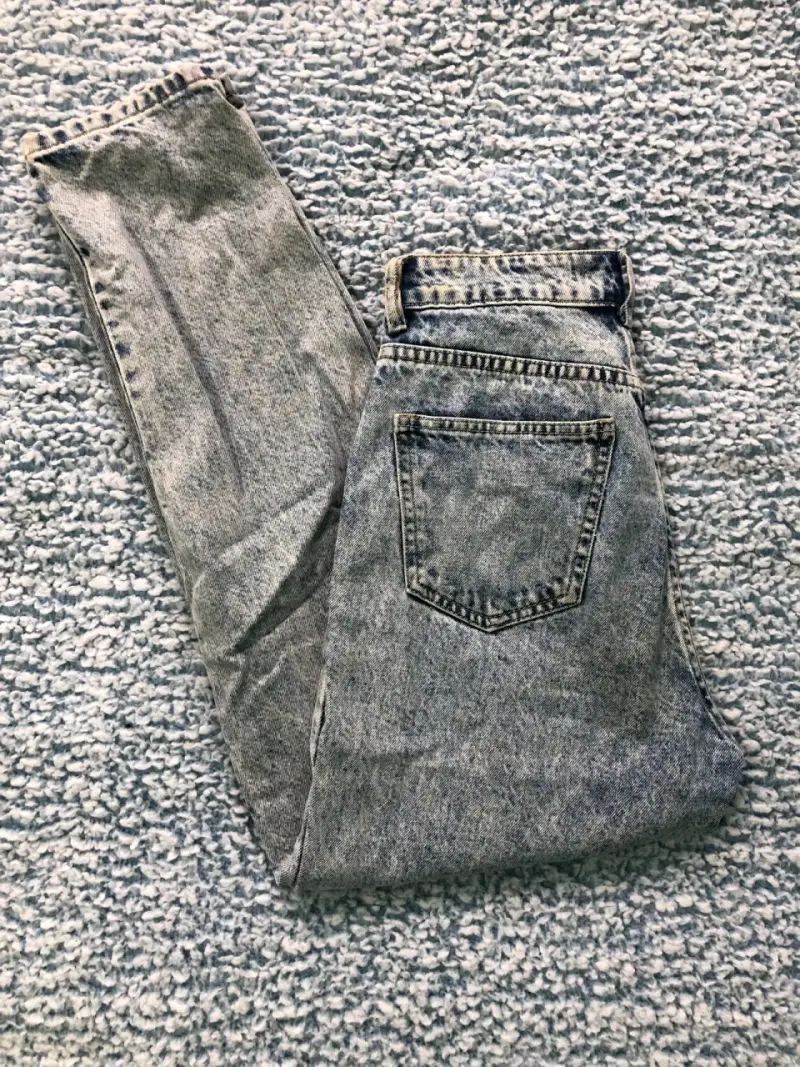 Jeans clásicos gris claro - 1