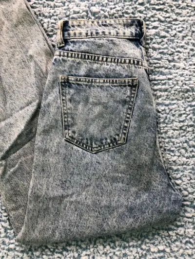 Jeans clásicos gris claro - miniatura 2