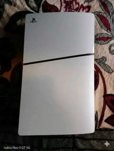 PS5 Digital impecable + PS Plus Extra - miniatura 1