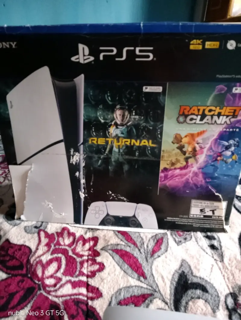 PS5 Digital impecable + PS Plus Extra - 2