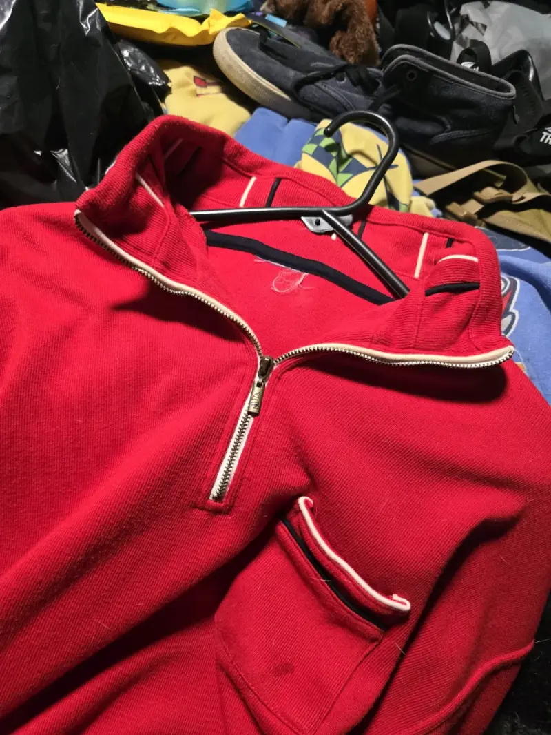 Sweater rojo con cierre hombre - 3