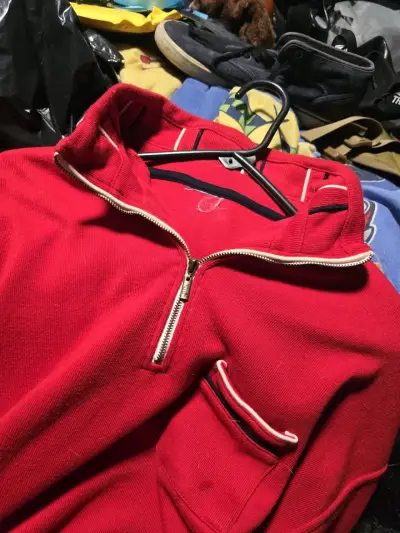 Sweater rojo con cierre hombre - miniatura 3