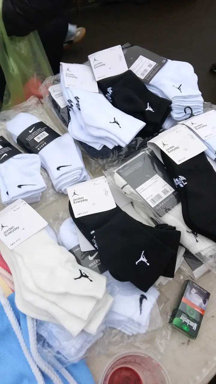Pack de calcetines Jordan blancos y negros