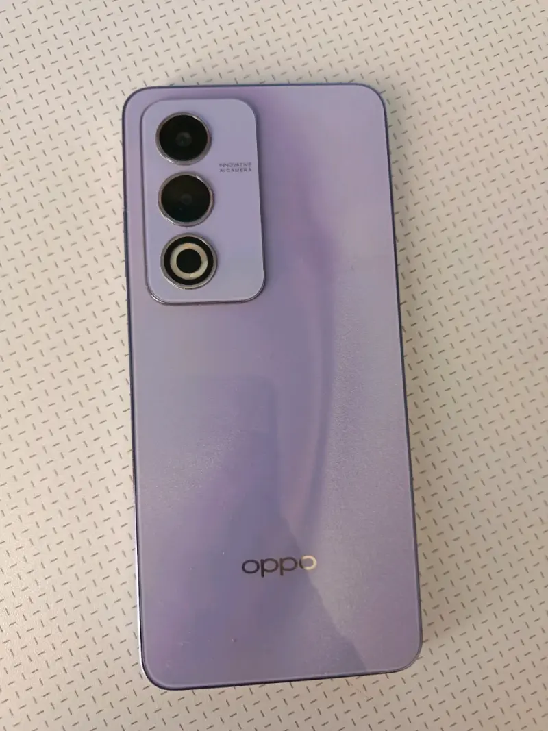 Smartphone Oppo A80 violeta tornasol - 1