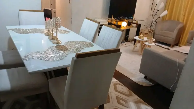 Comedor elegante con 6 sillas - 3