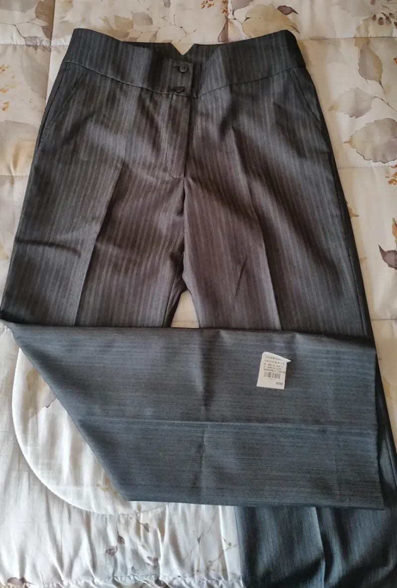 Traje de mujer chaqueta y pantalón gris a rayas - 2