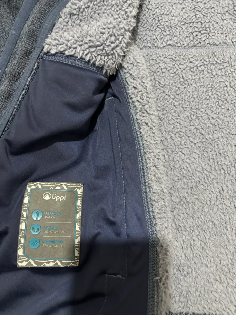 Chaqueta azul con capucha - 3
