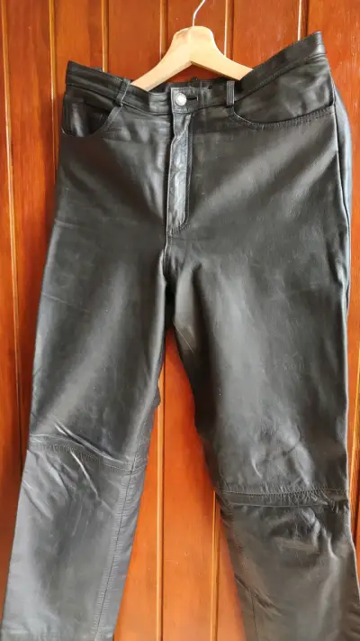 Pantalones de cuero negros - miniatura 1