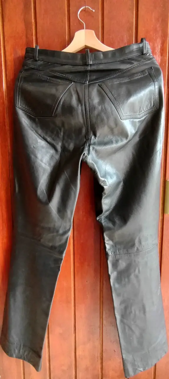 Pantalones de cuero negros - 2