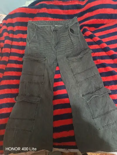 Pantalones cargo negros talla 40 - miniatura 1