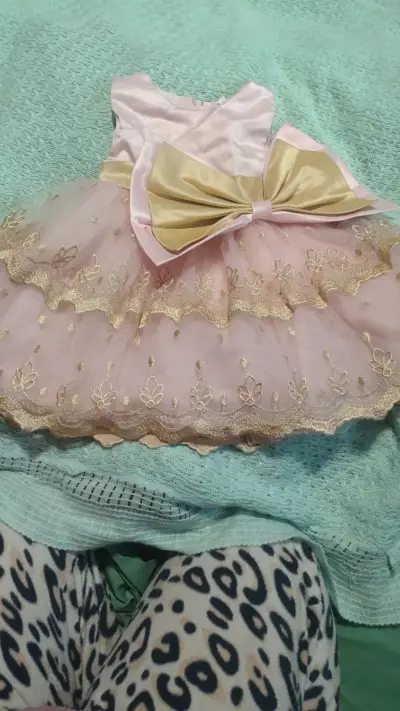 Vestido de bebe - miniatura 2