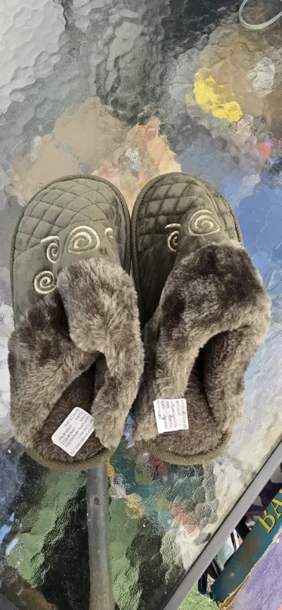 Pantuflas de felpa verde oscuro 43-44 - miniatura 2
