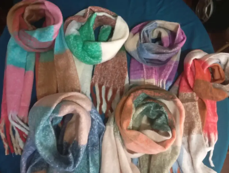Set de bufandas de colores