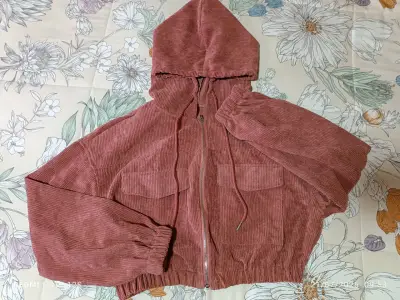 Chaqueta rosa con capucha - miniatura 3