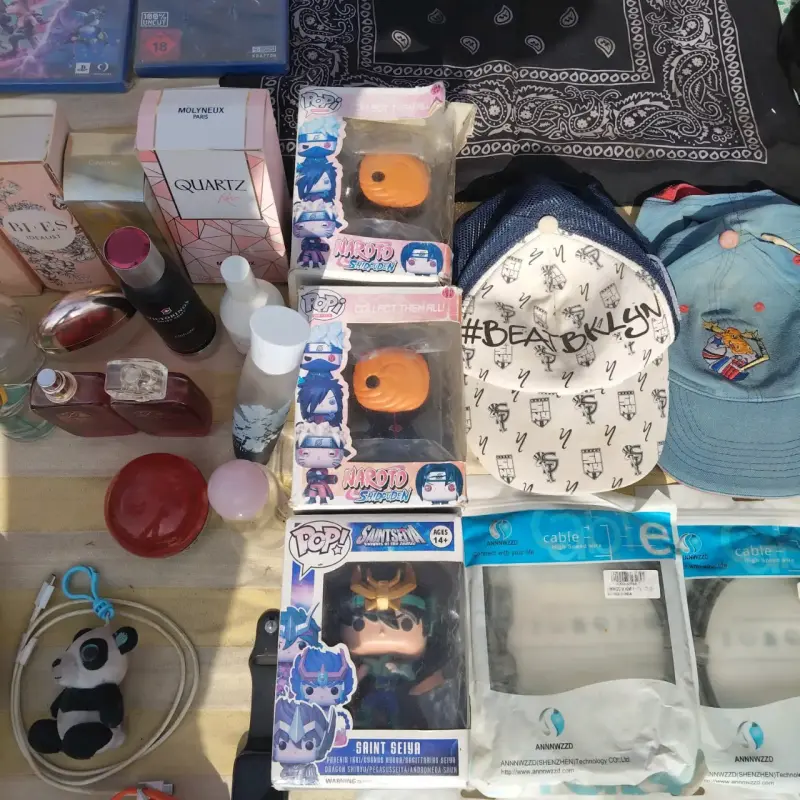 Lote de figuras y juguetes variados - 2