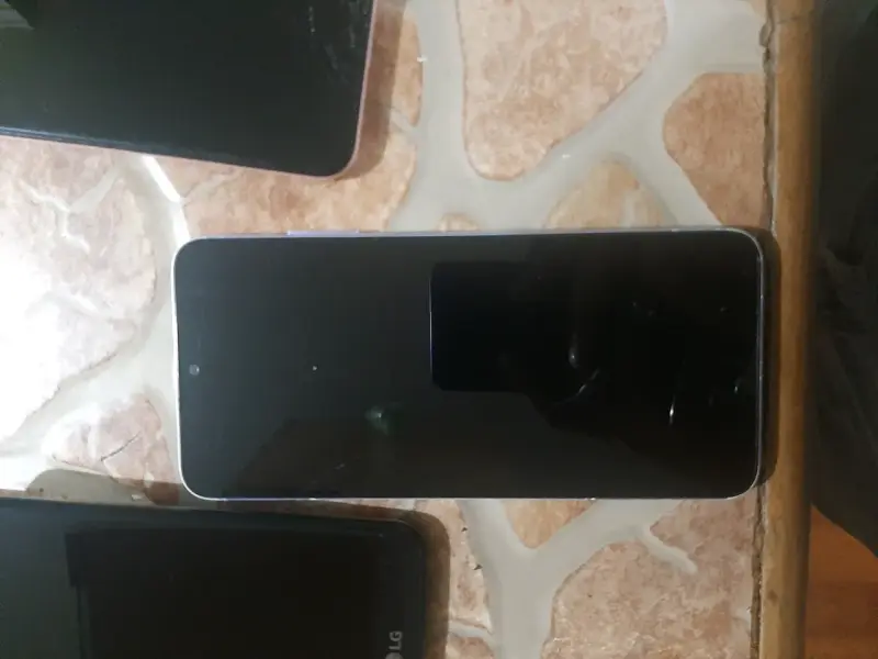 Conjunto de teléfonos usados - 4