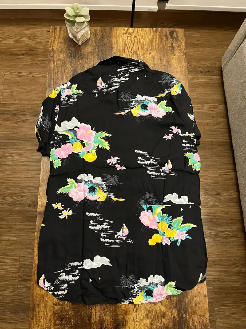 Camisa hawaiana negra - 2