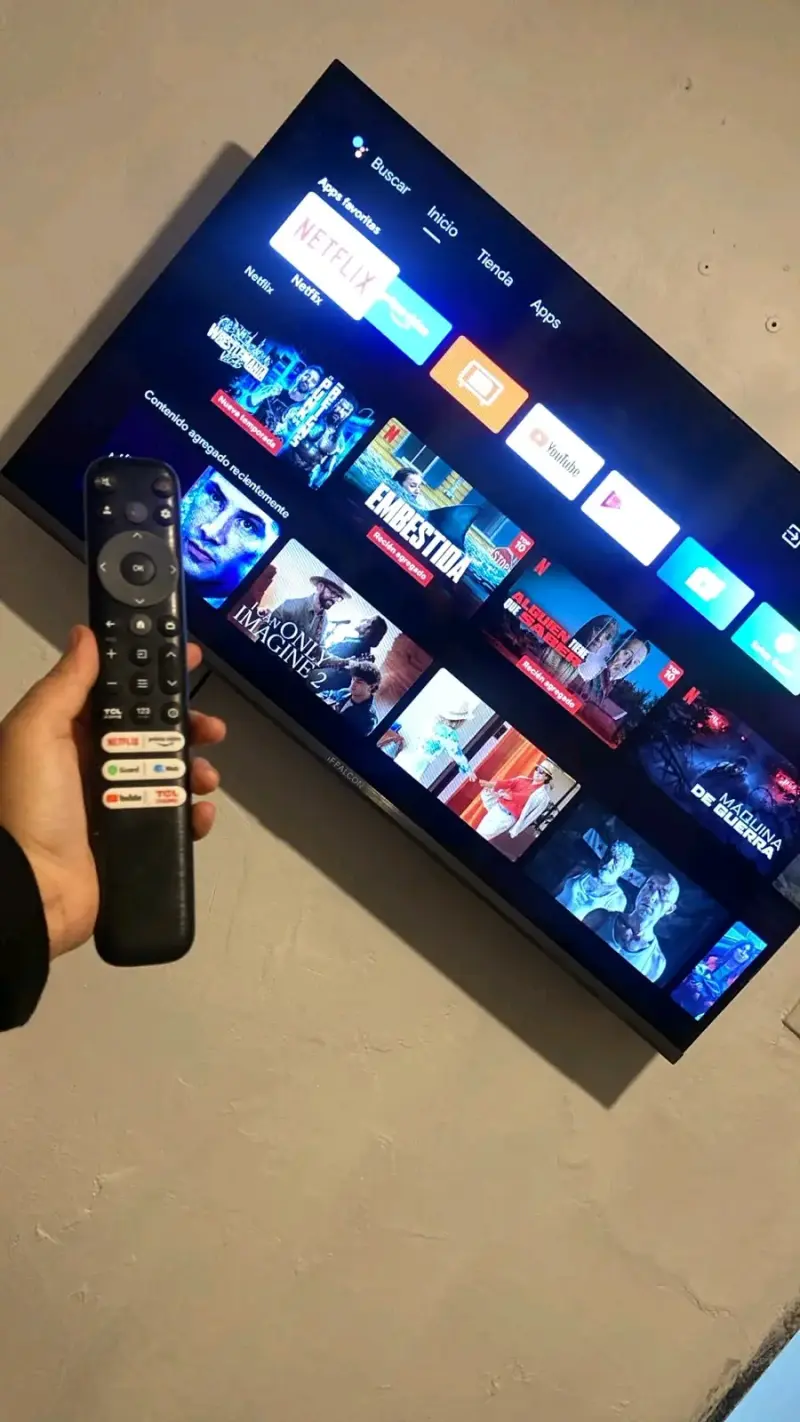 Smart TV 32 pulgadas con control - 1