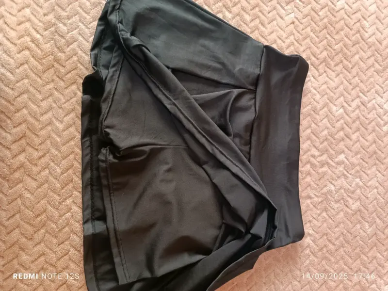 Mini falda con shorts negra elegante - 2