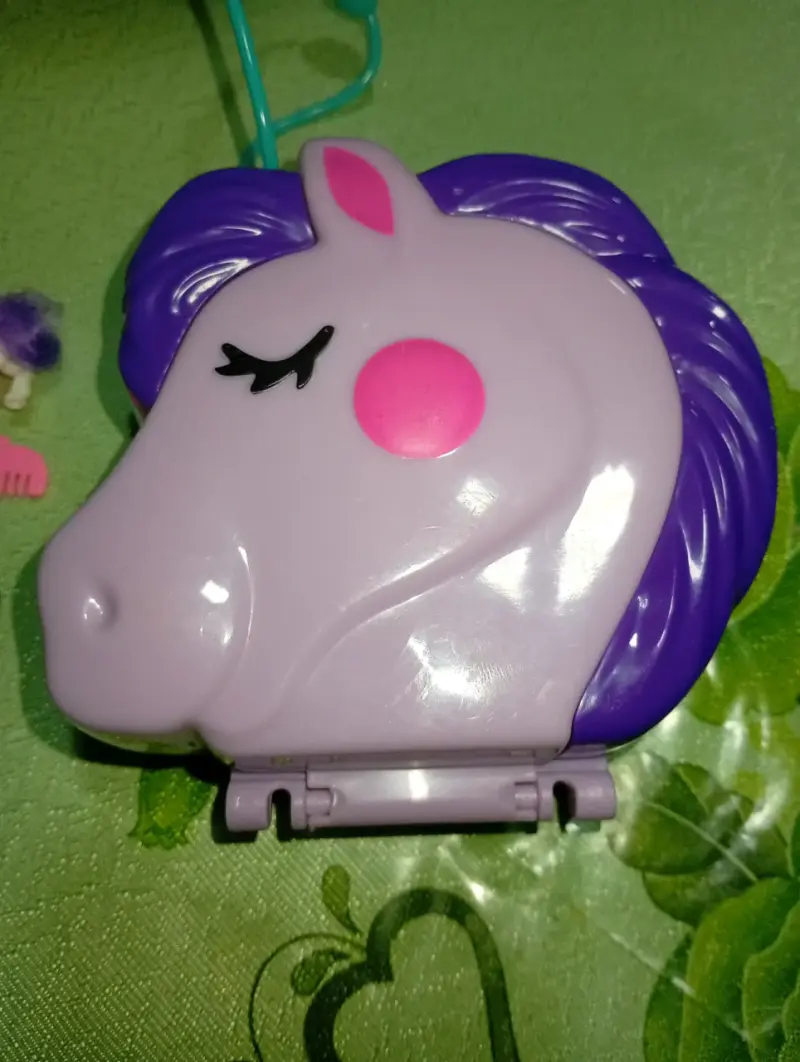 Set de juguete compacto con figuras - 4