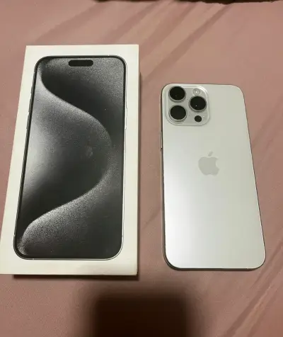 iPhone 15 Pro Max + AirPords Pro 2 - miniatura 1