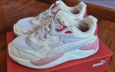 Zapatillas Puma blancas y rosadas - miniatura 1