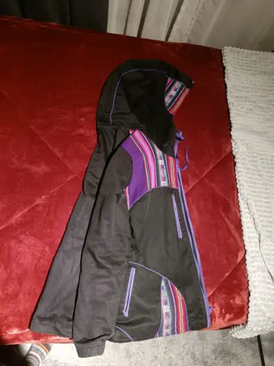Chaqueta étnica con capucha - miniatura 5