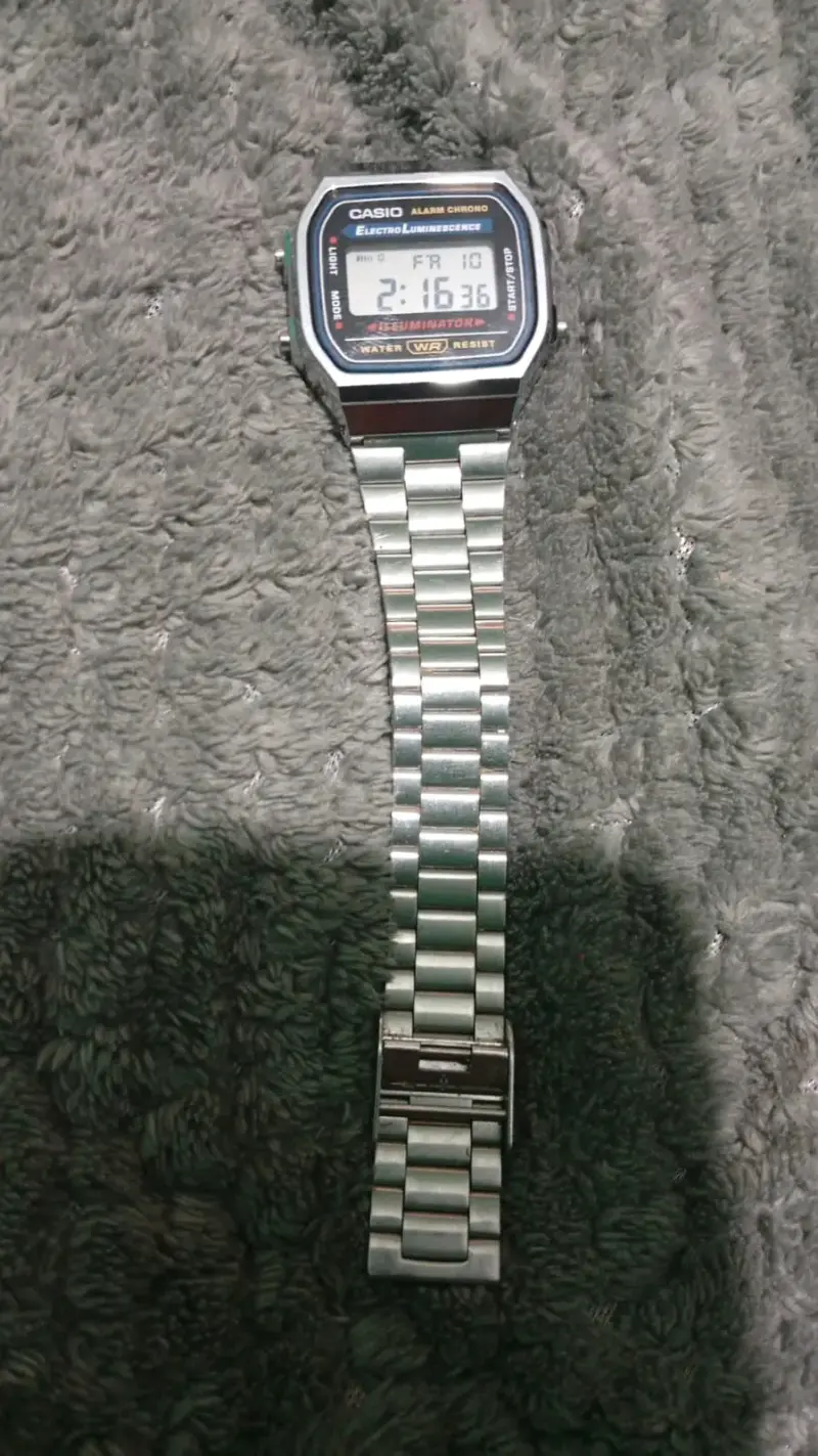 Reloj Casio plateado digital - 3