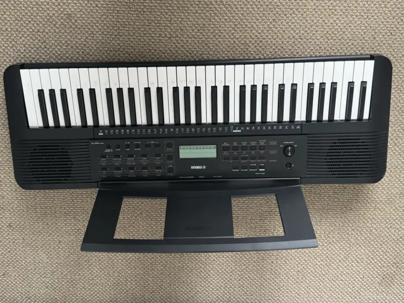 Teclado Yamaha  61 teclas PSR-E273 - 2
