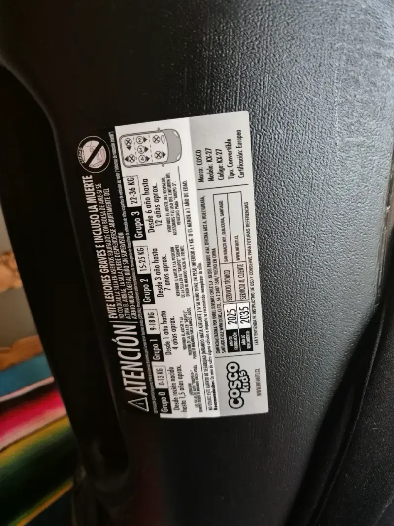 Silla de auto negra Cosco
